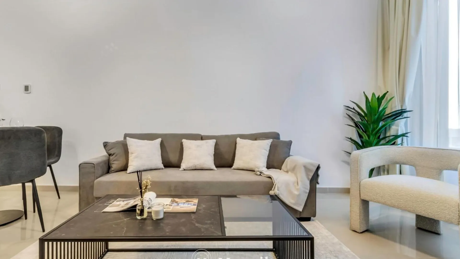 Luxury Studio Apartment In Jvc Near Circle Mall Ντουμπάι